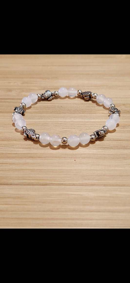 White Agate Stone and Turtles - beaded bracelet - concentration - geminis - longevity - perception - good luck